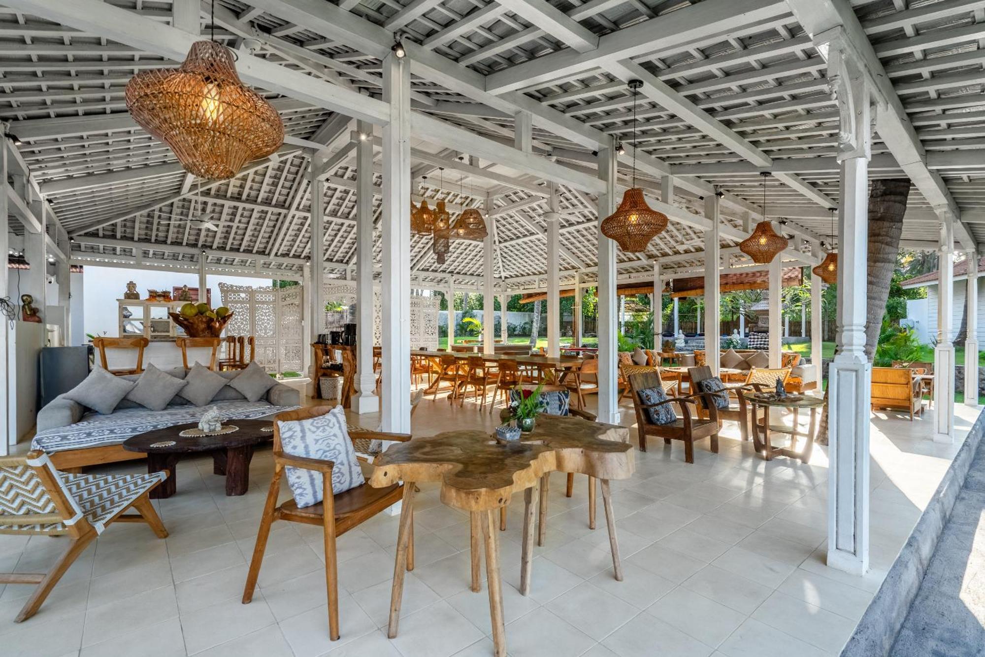 Senang Resort Tianyar Exterior photo