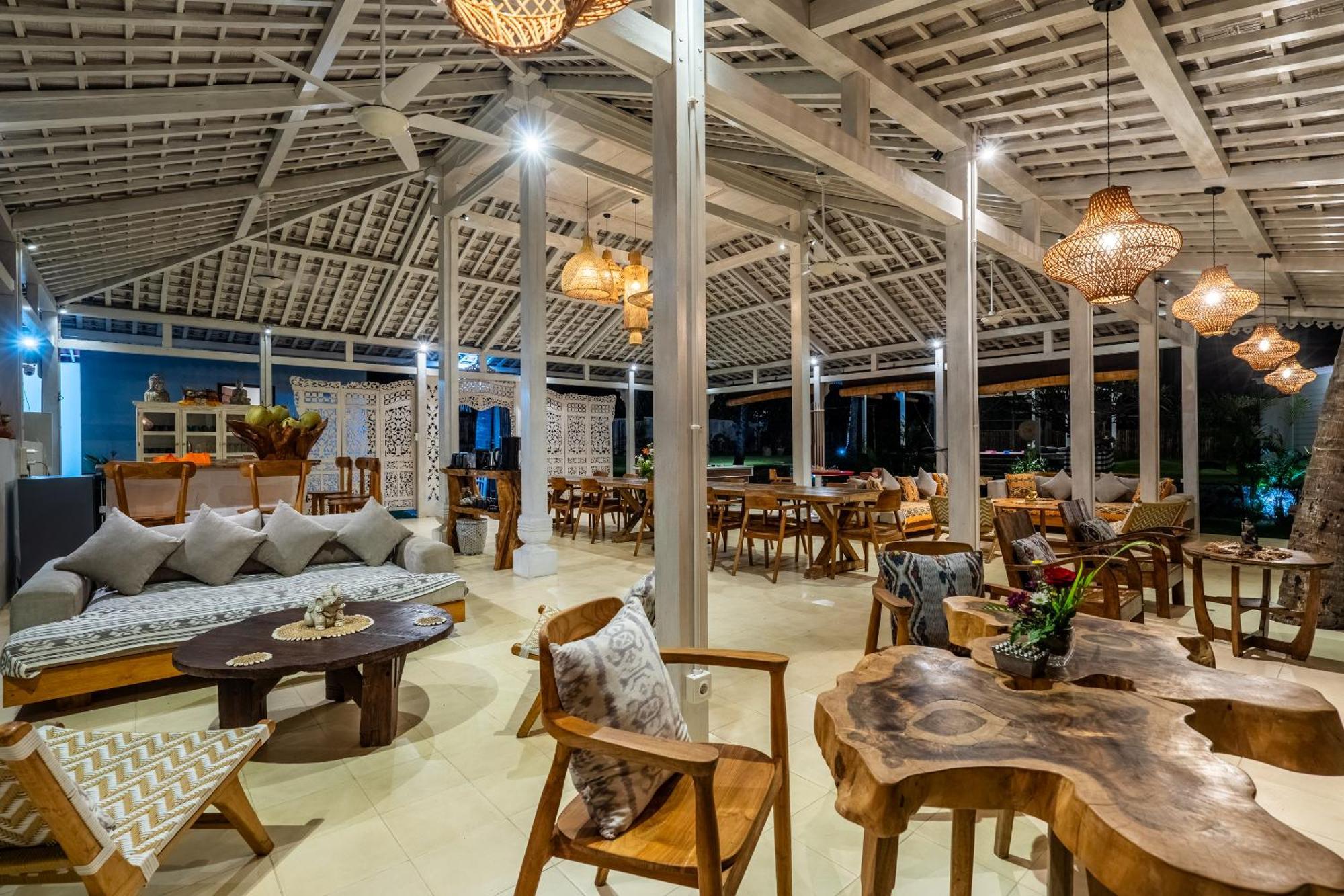 Senang Resort Tianyar Exterior photo