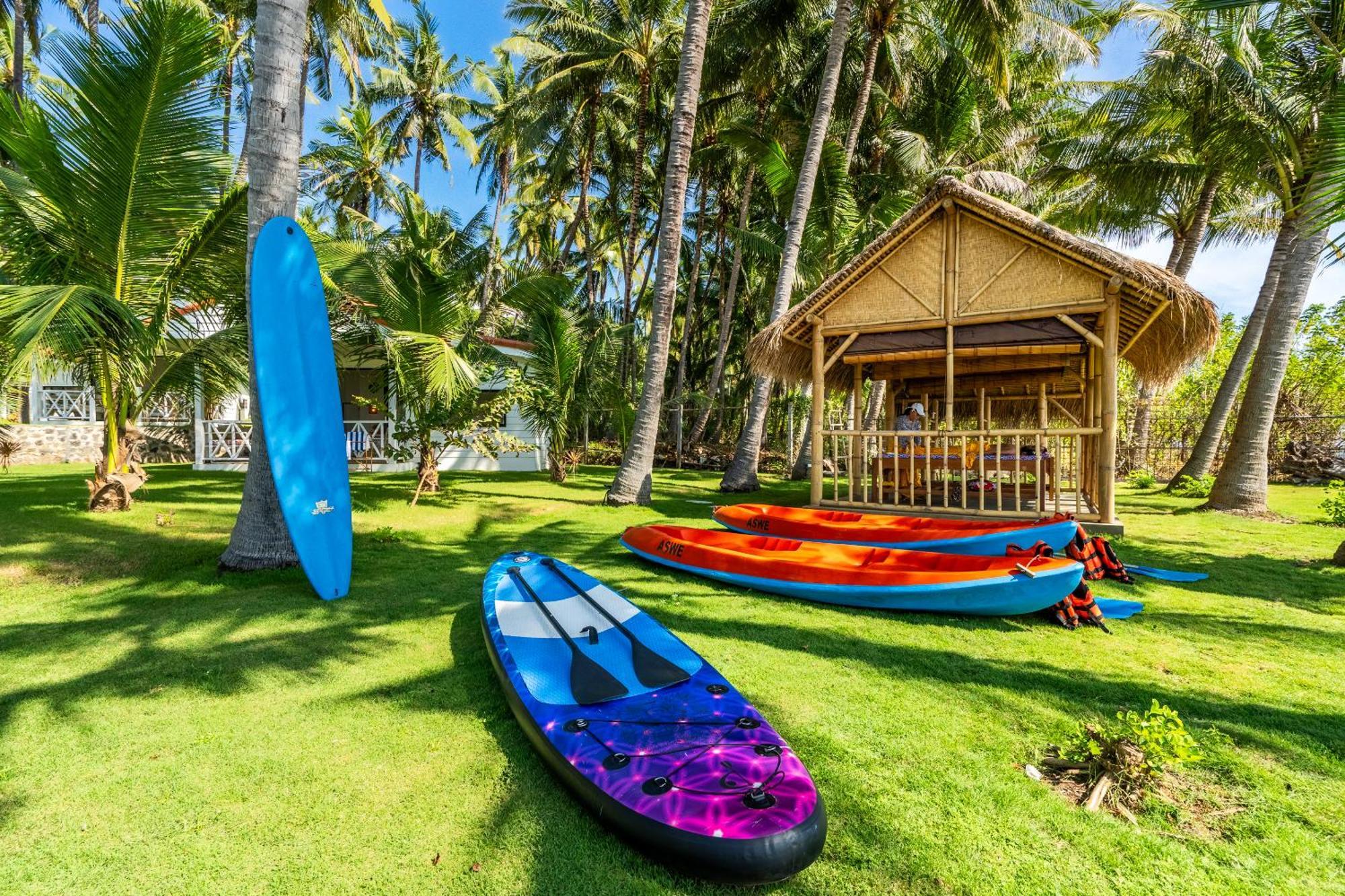 Senang Resort Tianyar Exterior photo