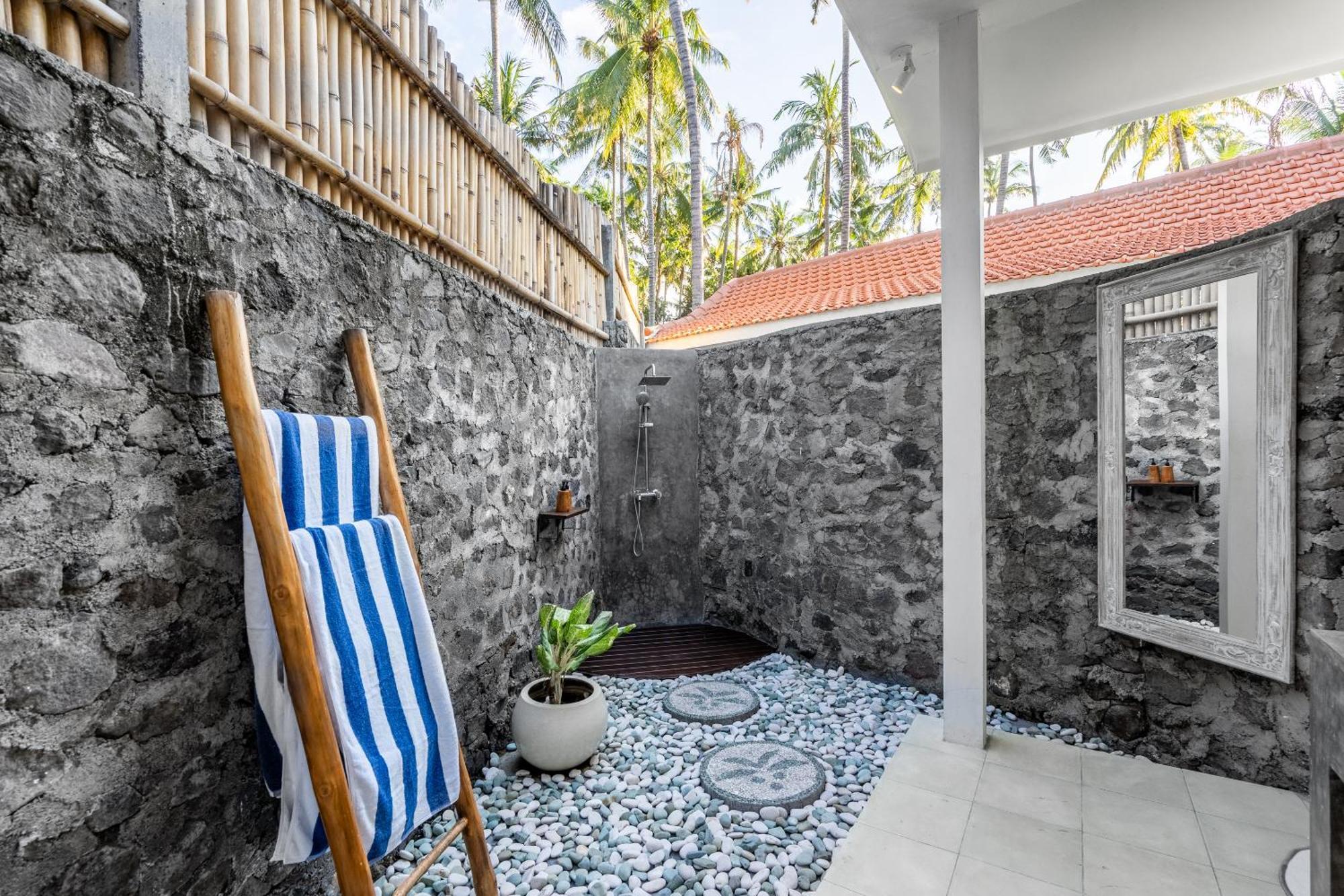 Senang Resort Tianyar Exterior photo
